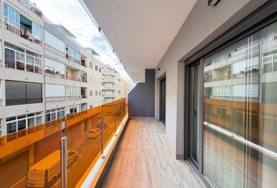 Venta - Apartamento / Piso -
Torrevieja