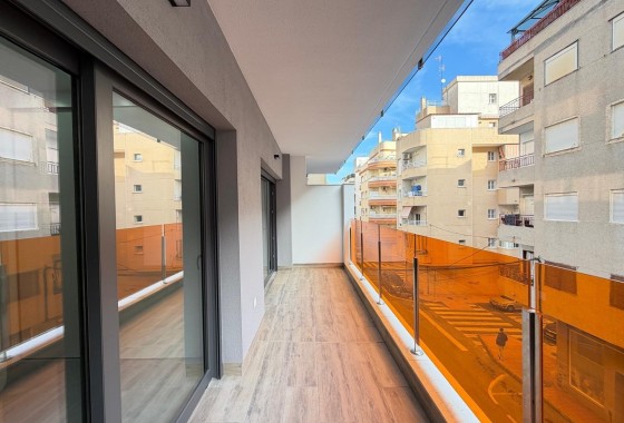 Venta - Apartamento / Piso -
Torrevieja