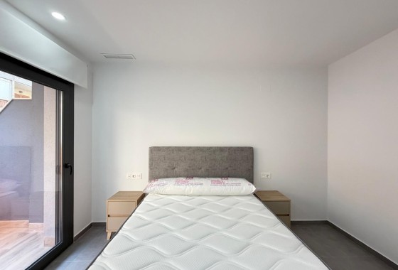 Venta - Apartamento / Piso -
Torrevieja