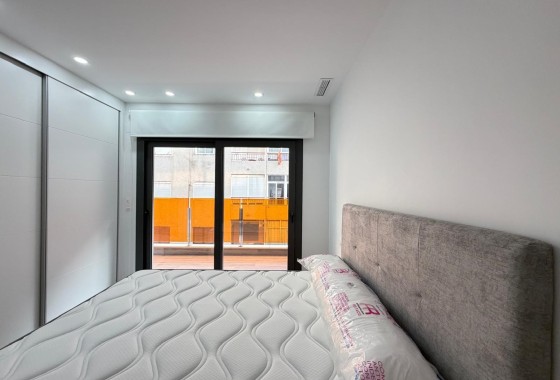 Venta - Apartamento / Piso -
Torrevieja