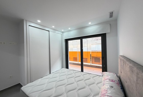 Venta - Apartamento / Piso -
Torrevieja