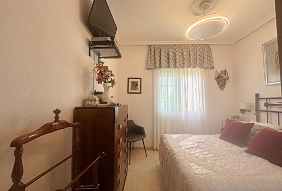 Resale - Apartment / Flat -
Torrevieja - Aguas Nuevas