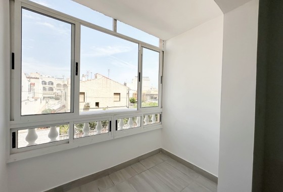Sprzedaż - Apartament / Mieszkanie -
Torrevieja