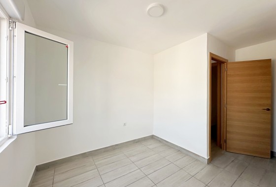 Sprzedaż - Apartament / Mieszkanie -
Torrevieja