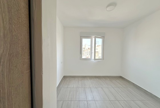 Sprzedaż - Apartament / Mieszkanie -
Torrevieja