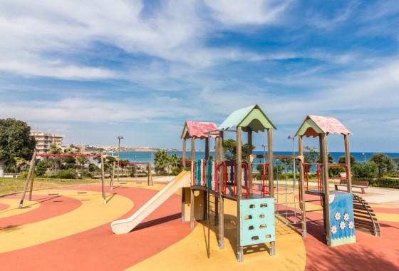 Resale - Apartment / Flat -
Mil Palmeras - Riomar