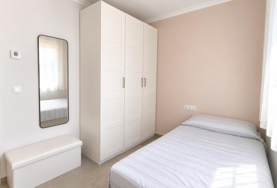 Venta - Chalet Independiente -
Pinoso