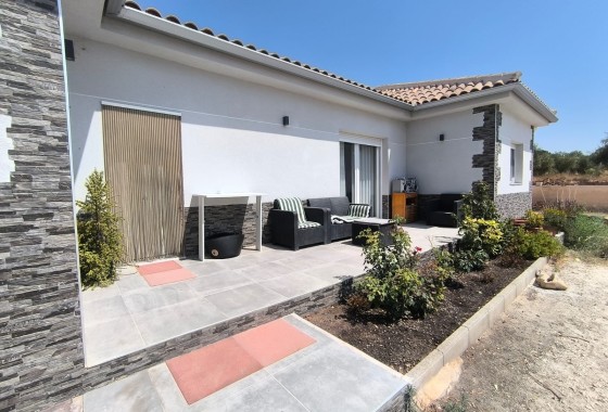 Venta - Chalet Independiente -
Pinoso