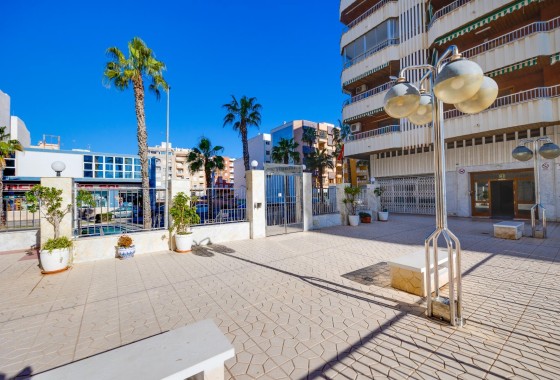 Revente - Appartement -
Torrevieja