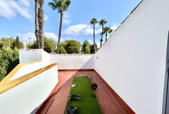 Wiederverkauf - Freistehende Villa -
Villamartín