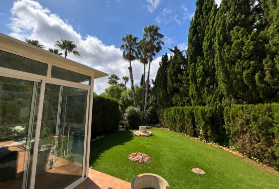 Wiederverkauf - Freistehende Villa -
Villamartín