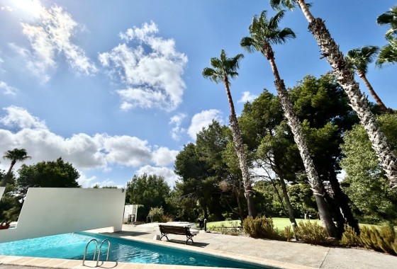 Wiederverkauf - Freistehende Villa -
Villamartín