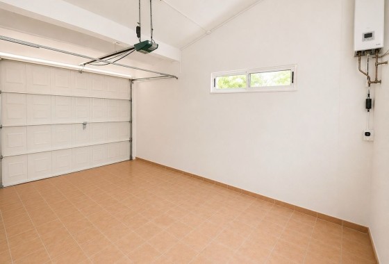 Wiederverkauf - Freistehende Villa -
Villamartín