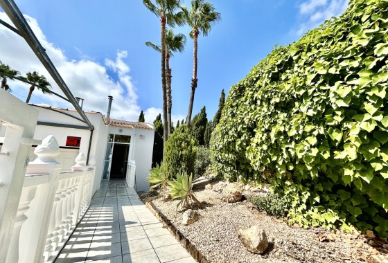 Wiederverkauf - Freistehende Villa -
Villamartín