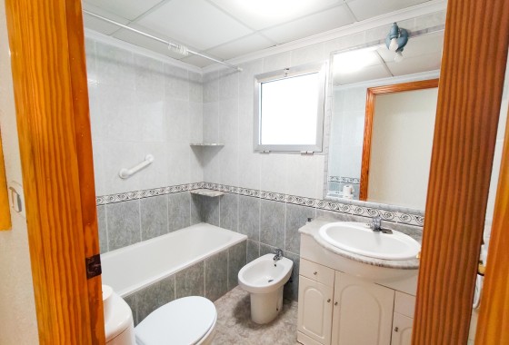 Wiederverkauf - Wohnung / Apartment -
Guardamar del Segura