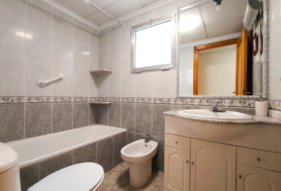 Wiederverkauf - Wohnung / Apartment -
Guardamar del Segura
