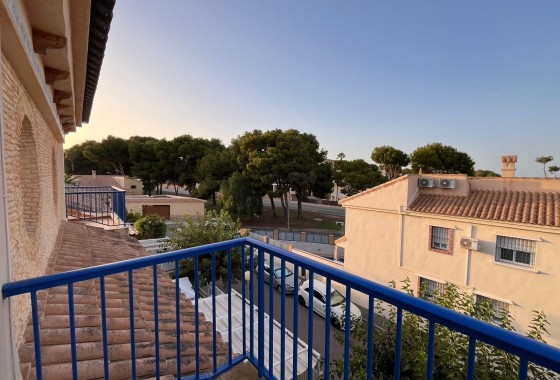 Resale - Townhouse -
Orihuela Costa - Campoamor