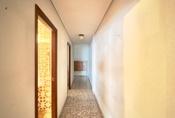 Wiederverkauf - Wohnung / Apartment -
Torrevieja