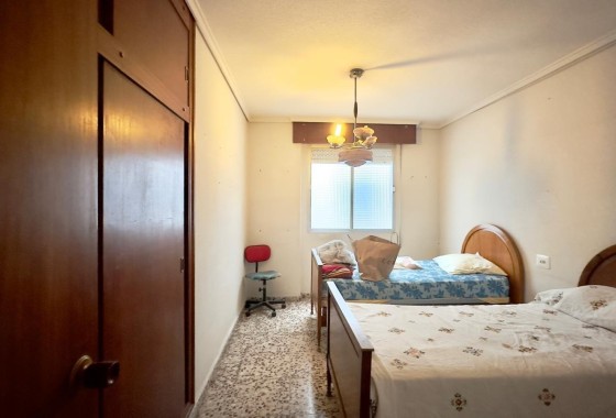 Wiederverkauf - Wohnung / Apartment -
Torrevieja