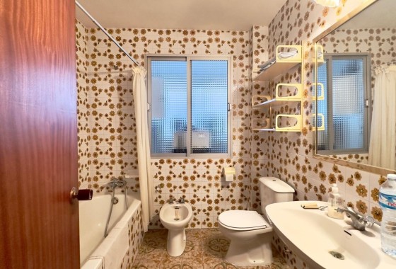 Wiederverkauf - Wohnung / Apartment -
Torrevieja