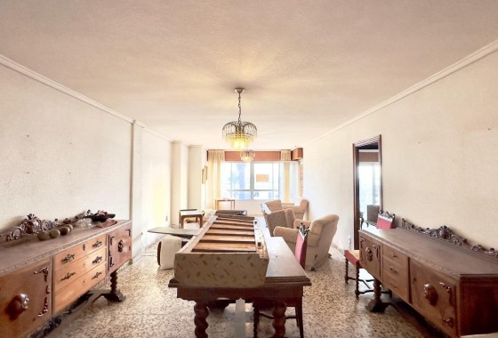 Wiederverkauf - Wohnung / Apartment -
Torrevieja