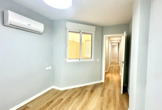 Resale - Apartment / Flat -
Torrevieja - La Mata