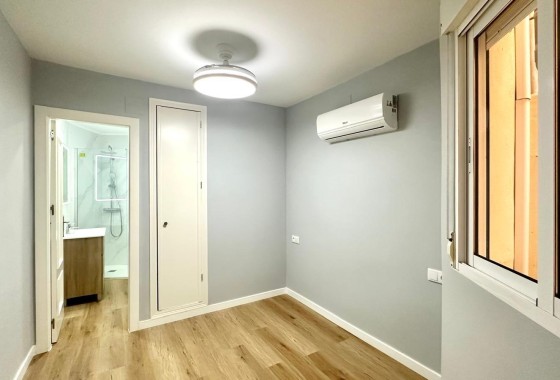 Resale - Apartment / Flat -
Torrevieja - La Mata