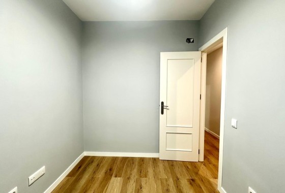 Resale - Apartment / Flat -
Torrevieja - La Mata