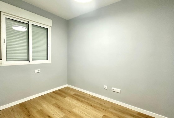 Resale - Apartment / Flat -
Torrevieja - La Mata