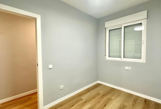 Resale - Apartment / Flat -
Torrevieja - La Mata