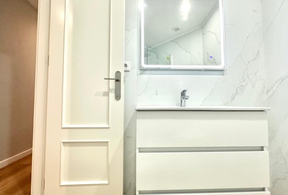 Resale - Apartment / Flat -
Torrevieja - La Mata