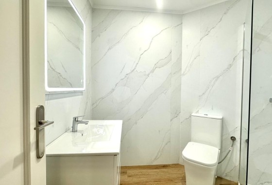 Resale - Apartment / Flat -
Torrevieja - La Mata