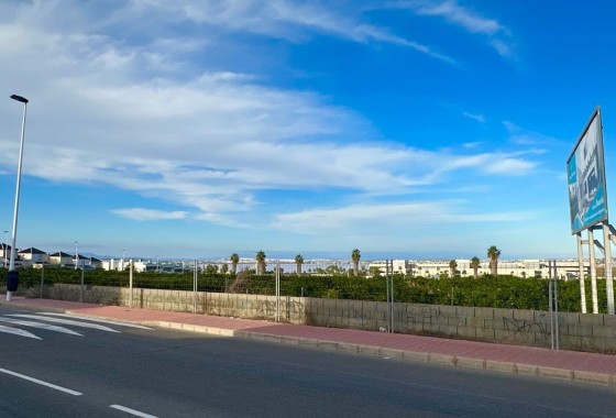 Venta - Adosado -
Torrevieja - La Siesta