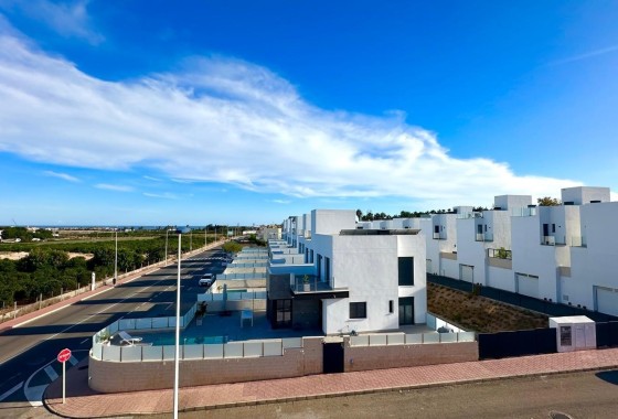 Venta - Adosado -
Torrevieja - La Siesta