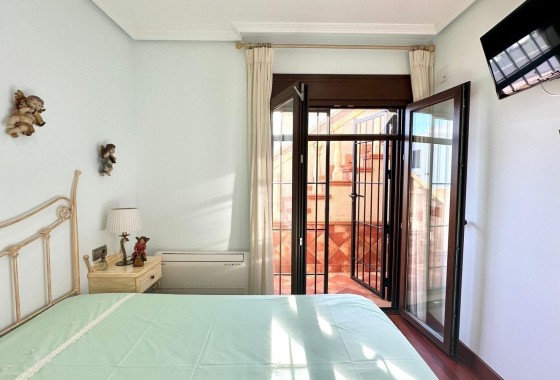 Venta - Adosado -
Torrevieja - La Siesta