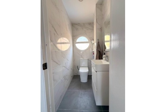 Herverkoop - Appartement / Flat -
Torrevieja - Playa del Cura