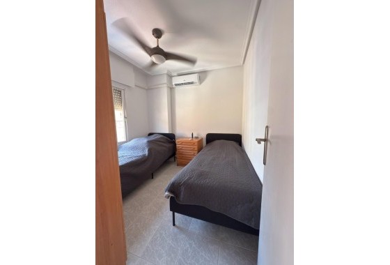Herverkoop - Appartement / Flat -
Torrevieja - Playa del Cura