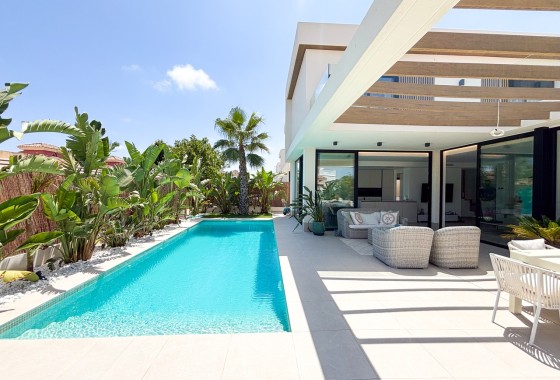 Revente - Villa Individuelle -
Cabo Roig