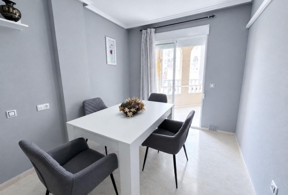 Herverkoop - Appartement / Flat -
Torrevieja