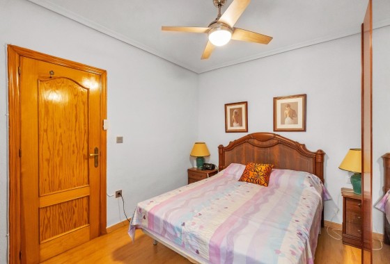 Wiederverkauf - Wohnung / Apartment -
Torrevieja - Paseo Maritimo