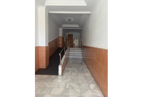 Wiederverkauf - Wohnung / Apartment -
Torrevieja