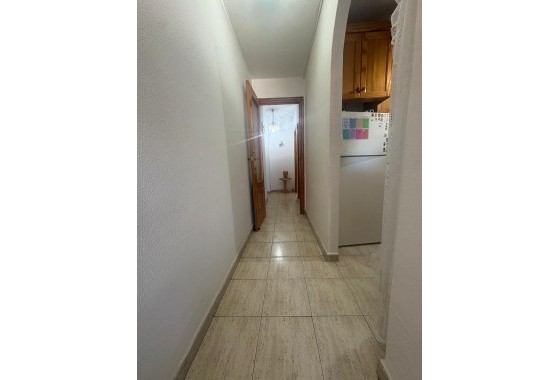 Wiederverkauf - Wohnung / Apartment -
Torrevieja