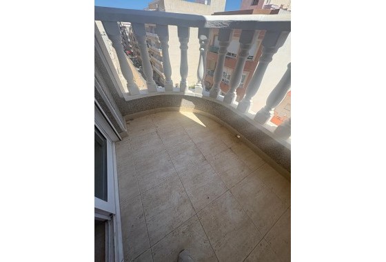 Wiederverkauf - Wohnung / Apartment -
Torrevieja