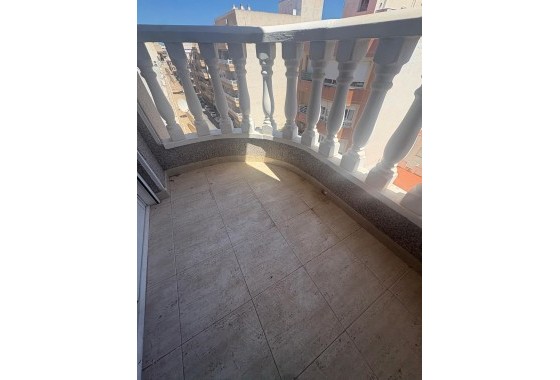 Wiederverkauf - Wohnung / Apartment -
Torrevieja