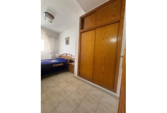 Wiederverkauf - Wohnung / Apartment -
Torrevieja