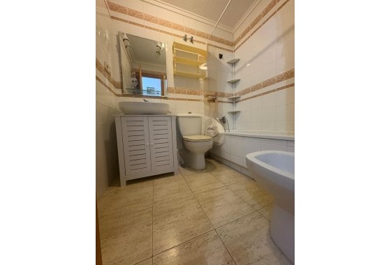 Wiederverkauf - Wohnung / Apartment -
Torrevieja