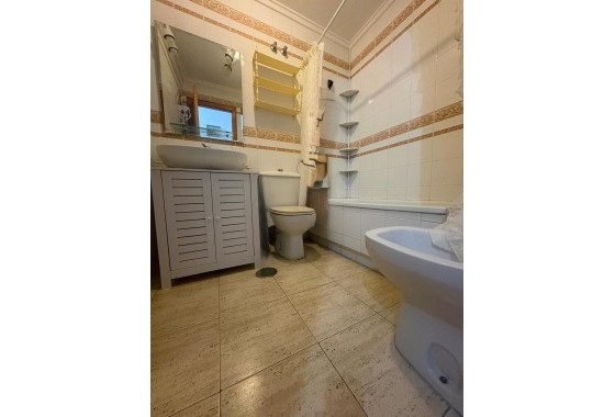 Wiederverkauf - Wohnung / Apartment -
Torrevieja