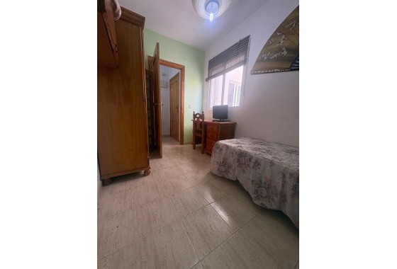 Wiederverkauf - Wohnung / Apartment -
Torrevieja