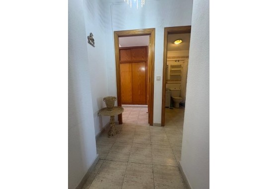 Wiederverkauf - Wohnung / Apartment -
Torrevieja
