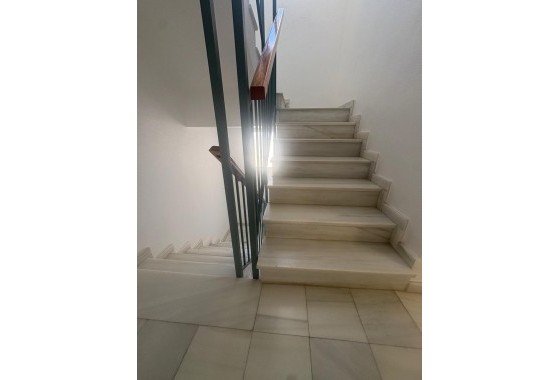 Wiederverkauf - Wohnung / Apartment -
Torrevieja